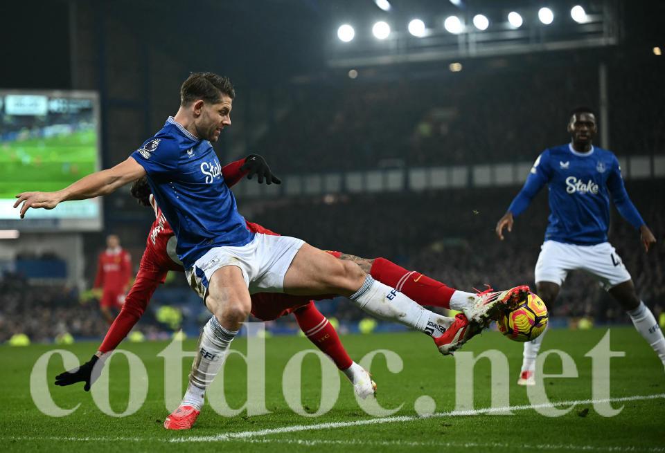 Kịch Tính Phút Cuối: Everton Gỡ Hòa Trước Liverpool trong Trận Derby Cuối Cùng Tại Goodison Park!