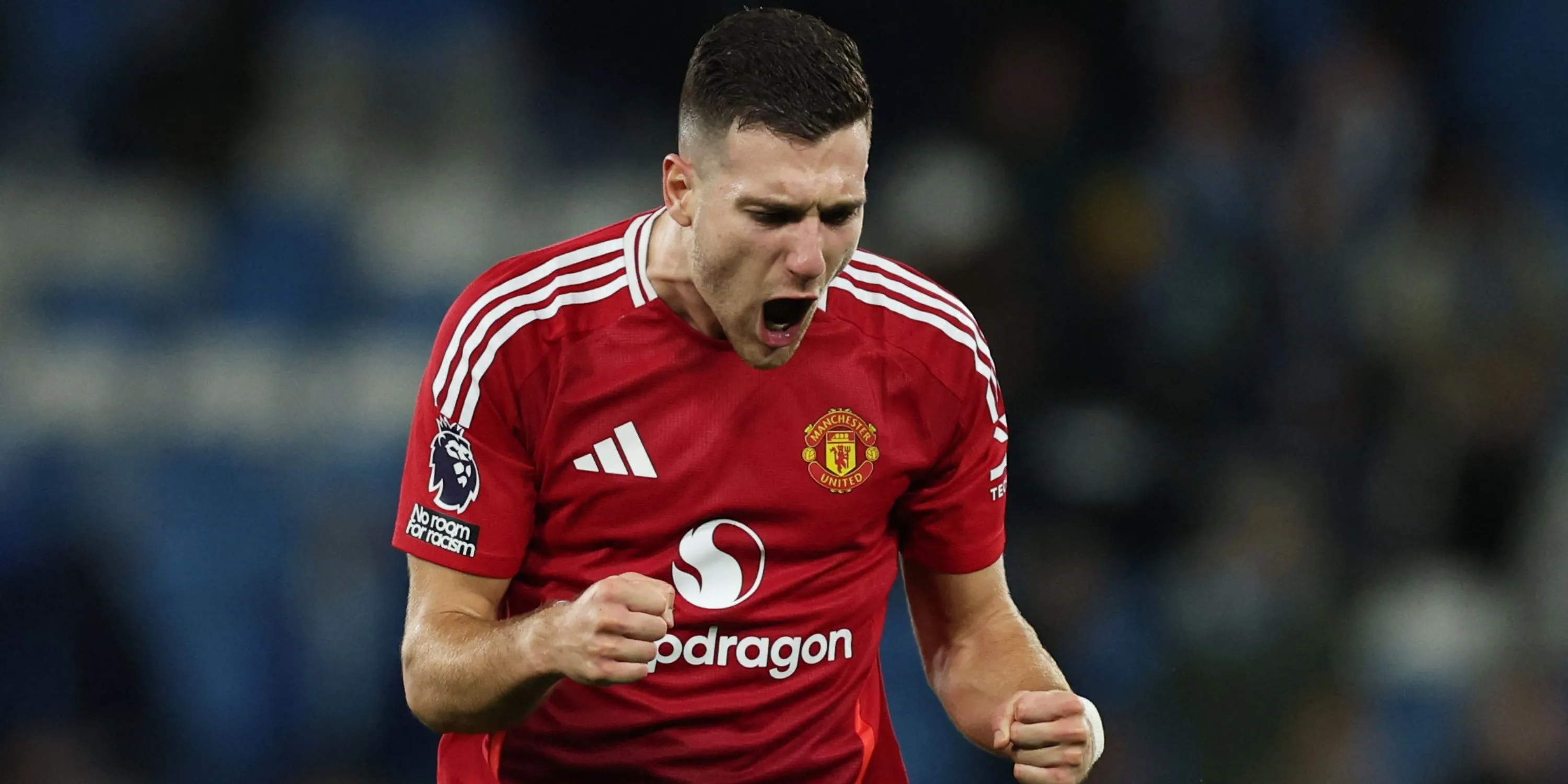 Diogo Dalot trong màu áo Manchester United đối mặt với chấn thương bắp chân