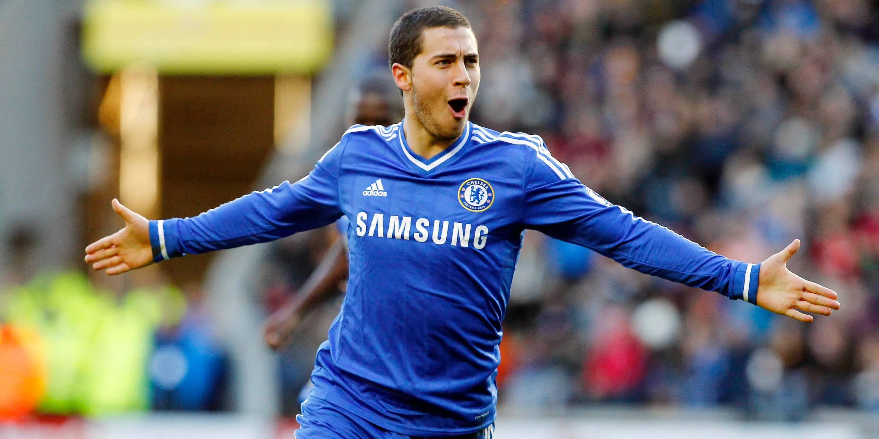 Eden Hazard ăn mừng bàn thắng cho Chelsea mùa giải 2013-14