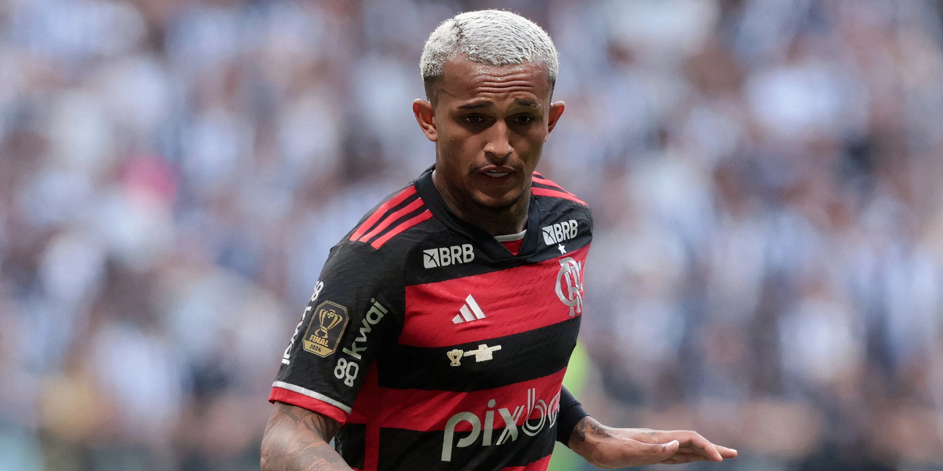 Hậu vệ cánh Wesley Franca thi đấu cho Flamengo