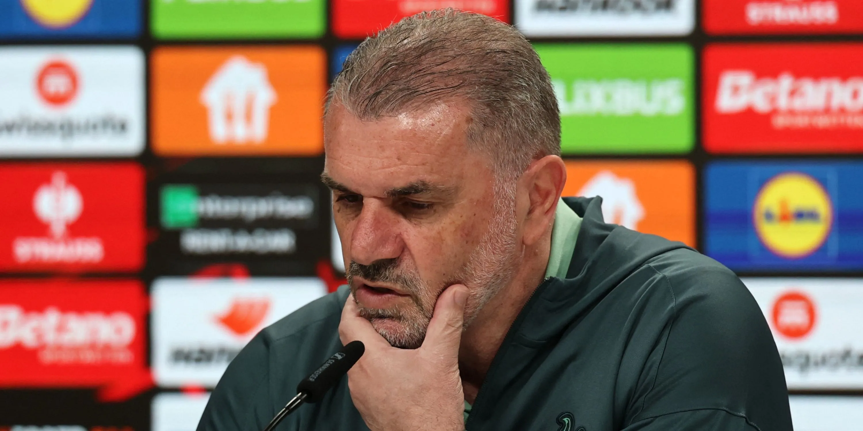 HLV Ange Postecoglou của Tottenham trong bối cảnh áp lực tại Europa League và Premier League