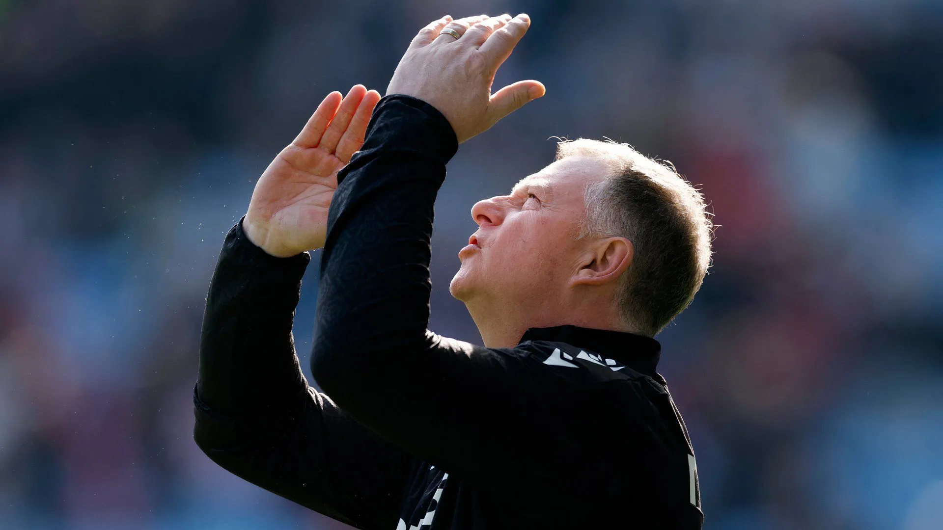 HLV Mark Robins đang lên kế hoạch tái thiết Stoke City mùa hè