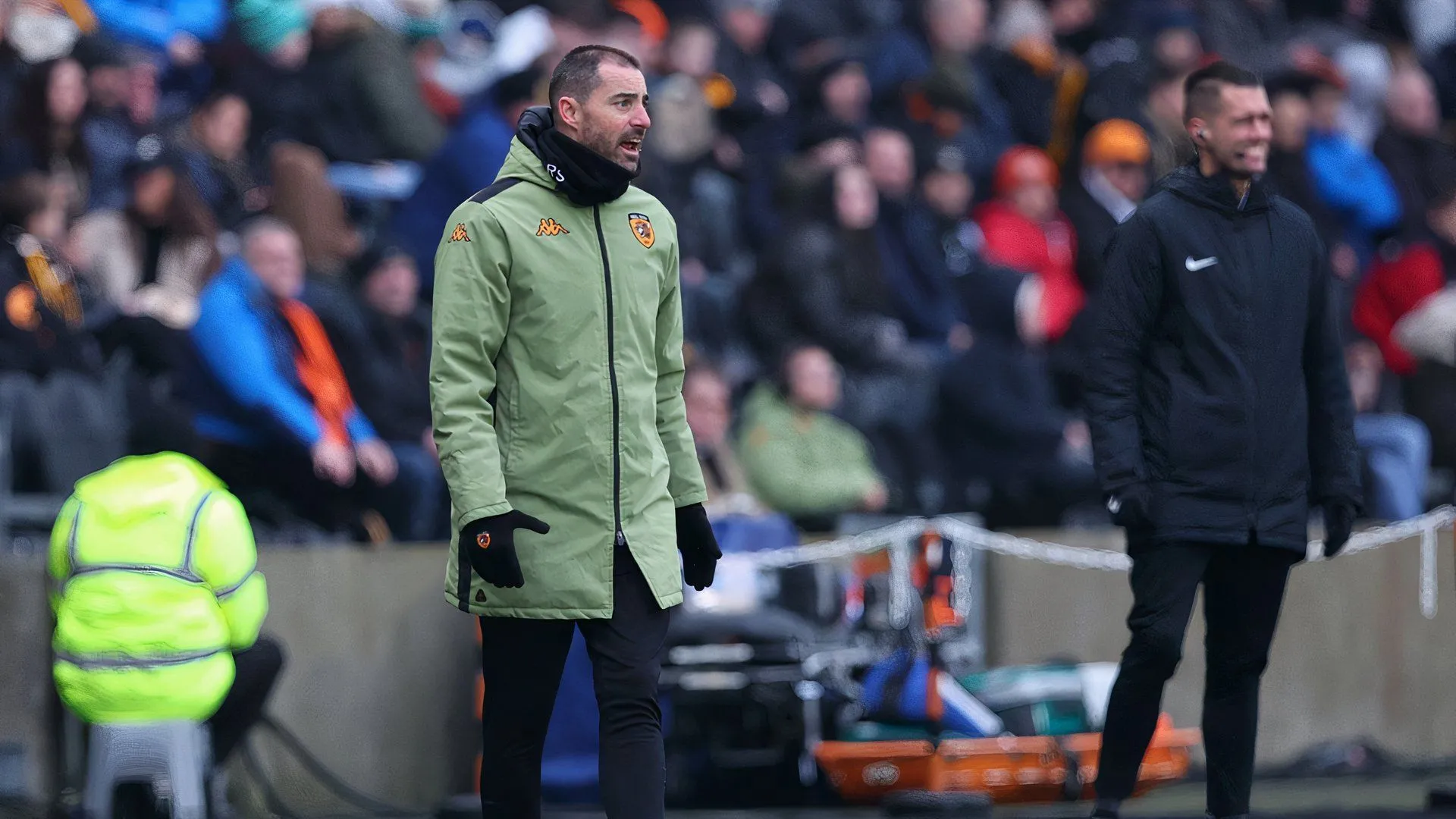 HLV Ruben Selles của Hull City trong buổi họp báo sau trận thua Derby County