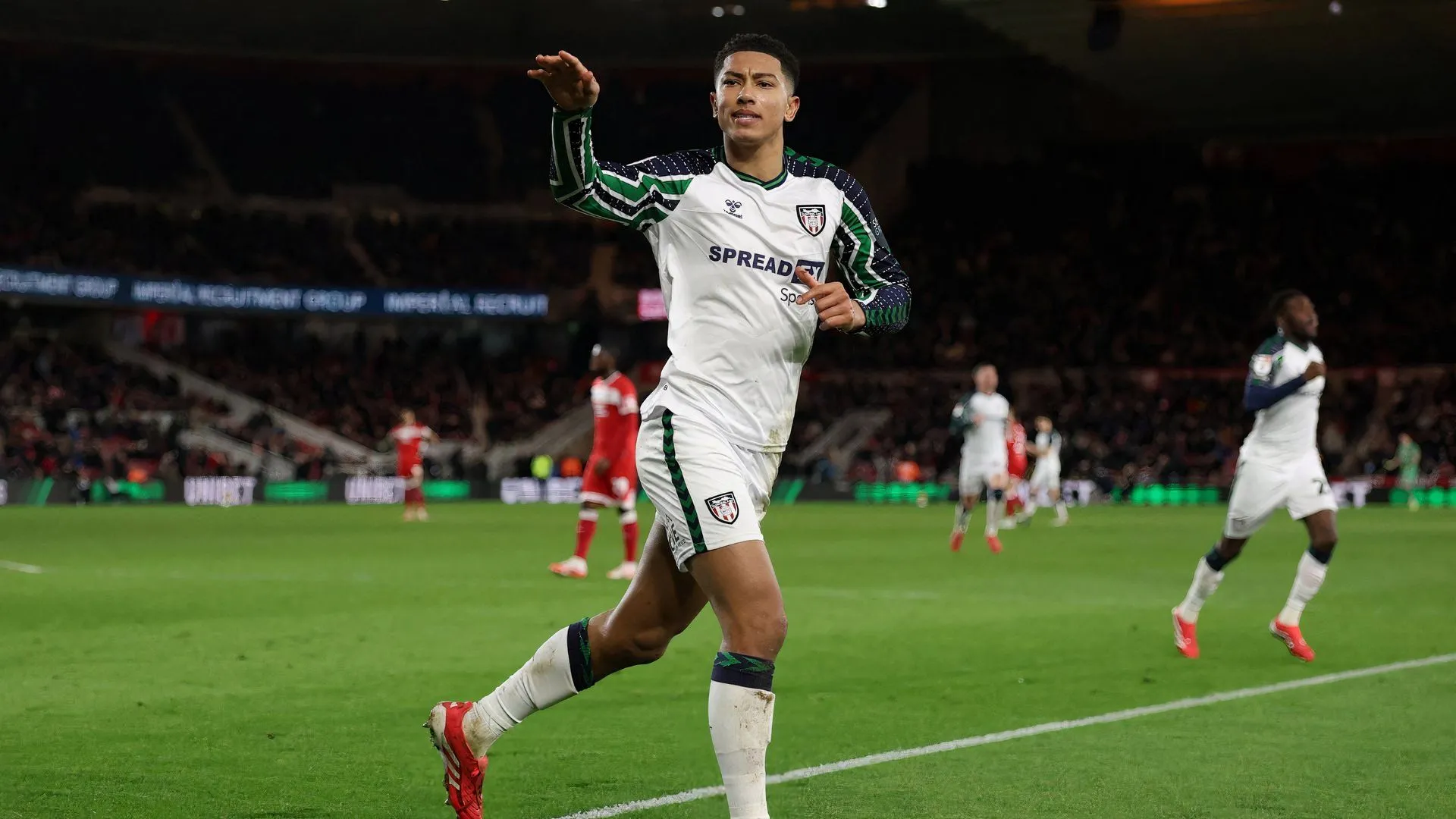 Jobe Bellingham ăn mừng bàn thắng trong màu áo Sunderland mùa giải này