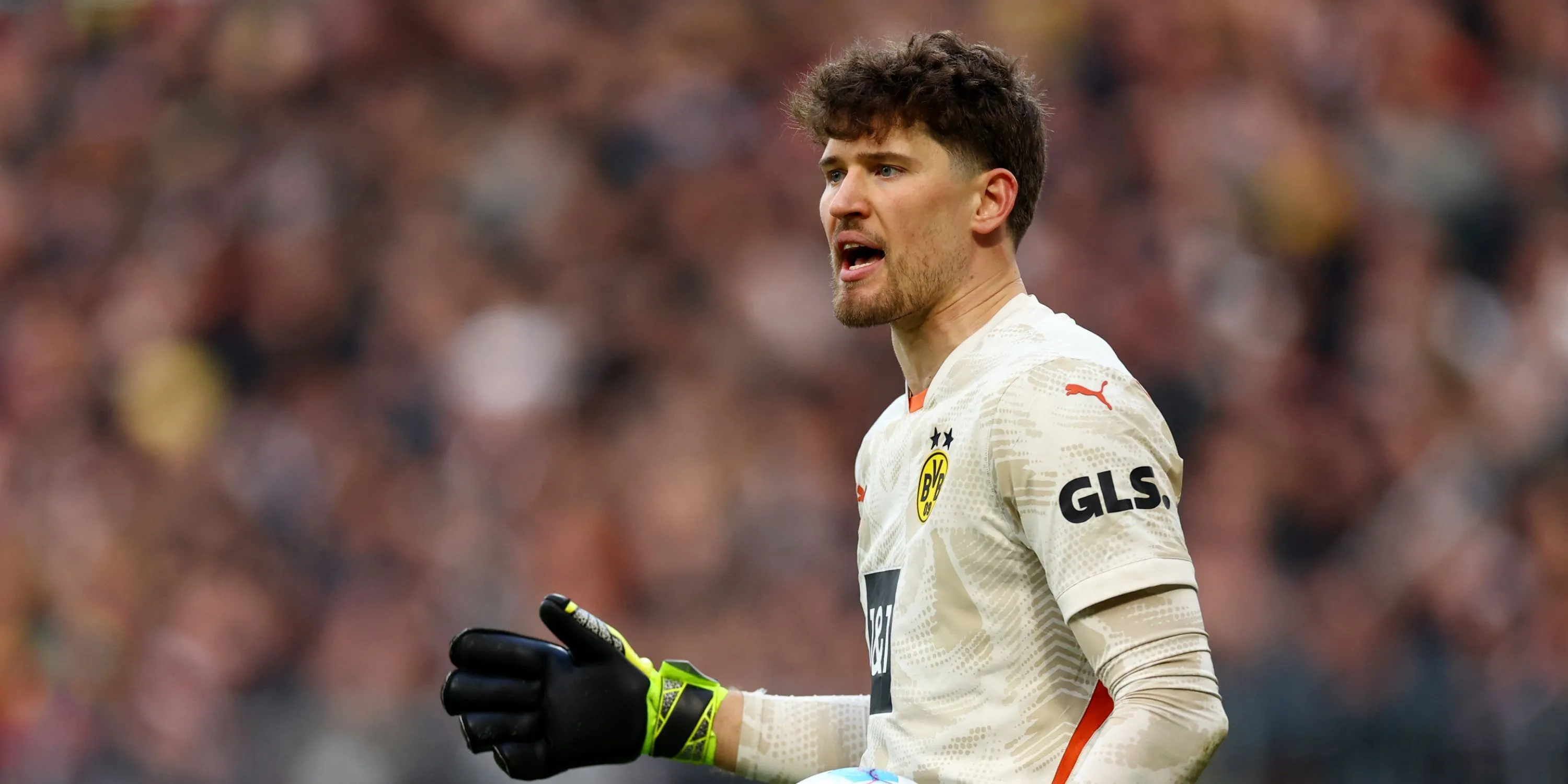 Tương lai Cifuentes tại QPR: Norwich và West Brom vào cuộc?