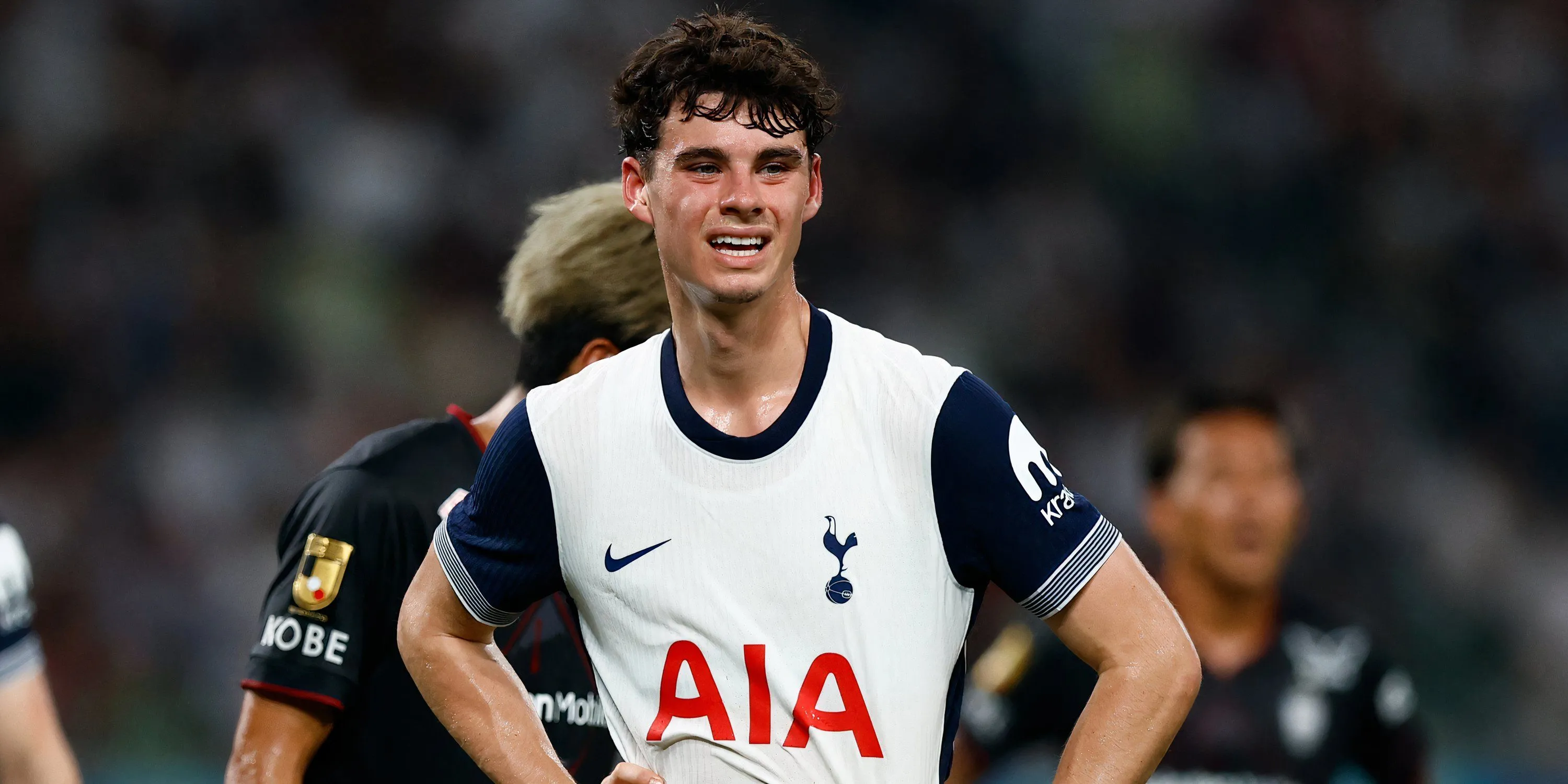 Tiền vệ trẻ Archie Gray của Tottenham mùa 2024-2025