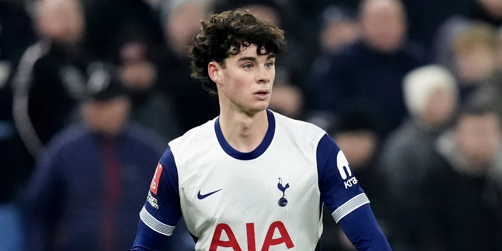 Tiền vệ trẻ Archie Gray của Tottenham