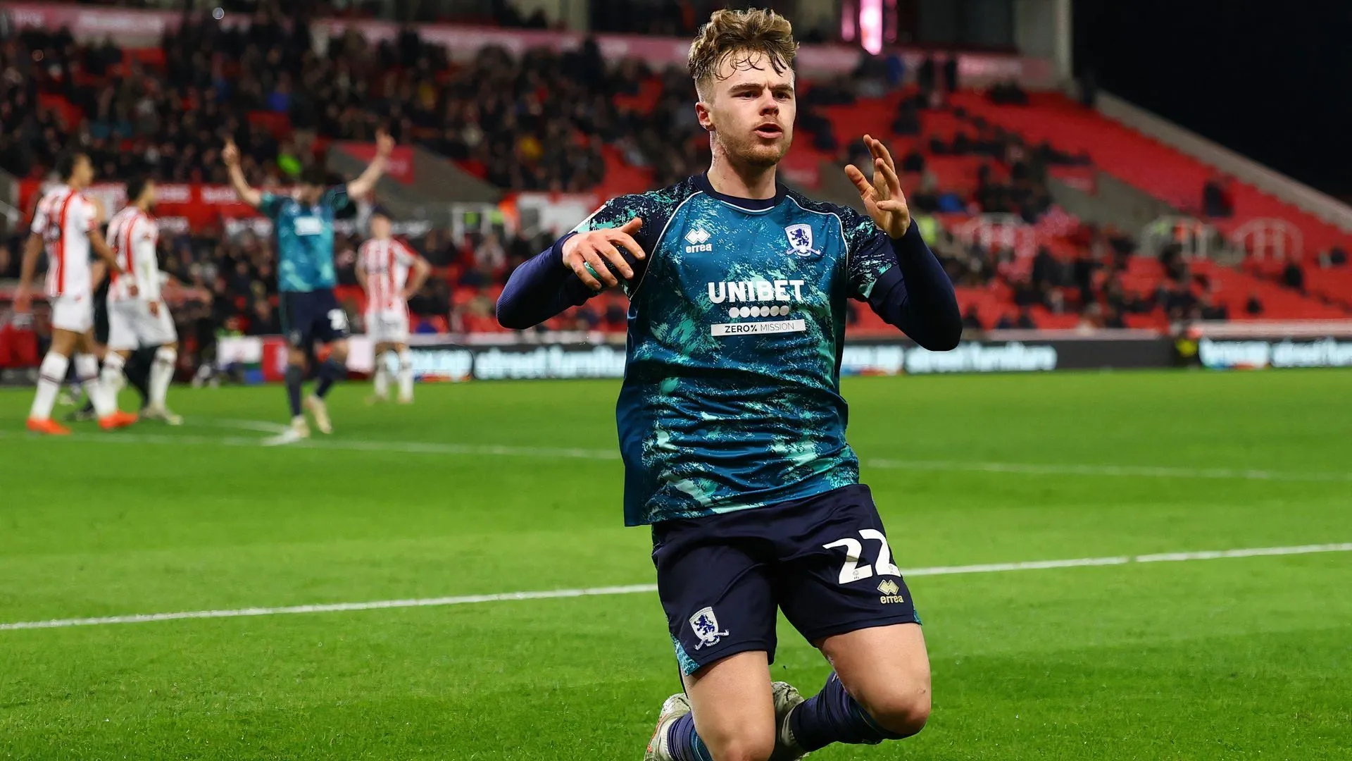Các cầu thủ Middlesbrough ăn mừng bàn thắng trong một trận đấu của đội nhà