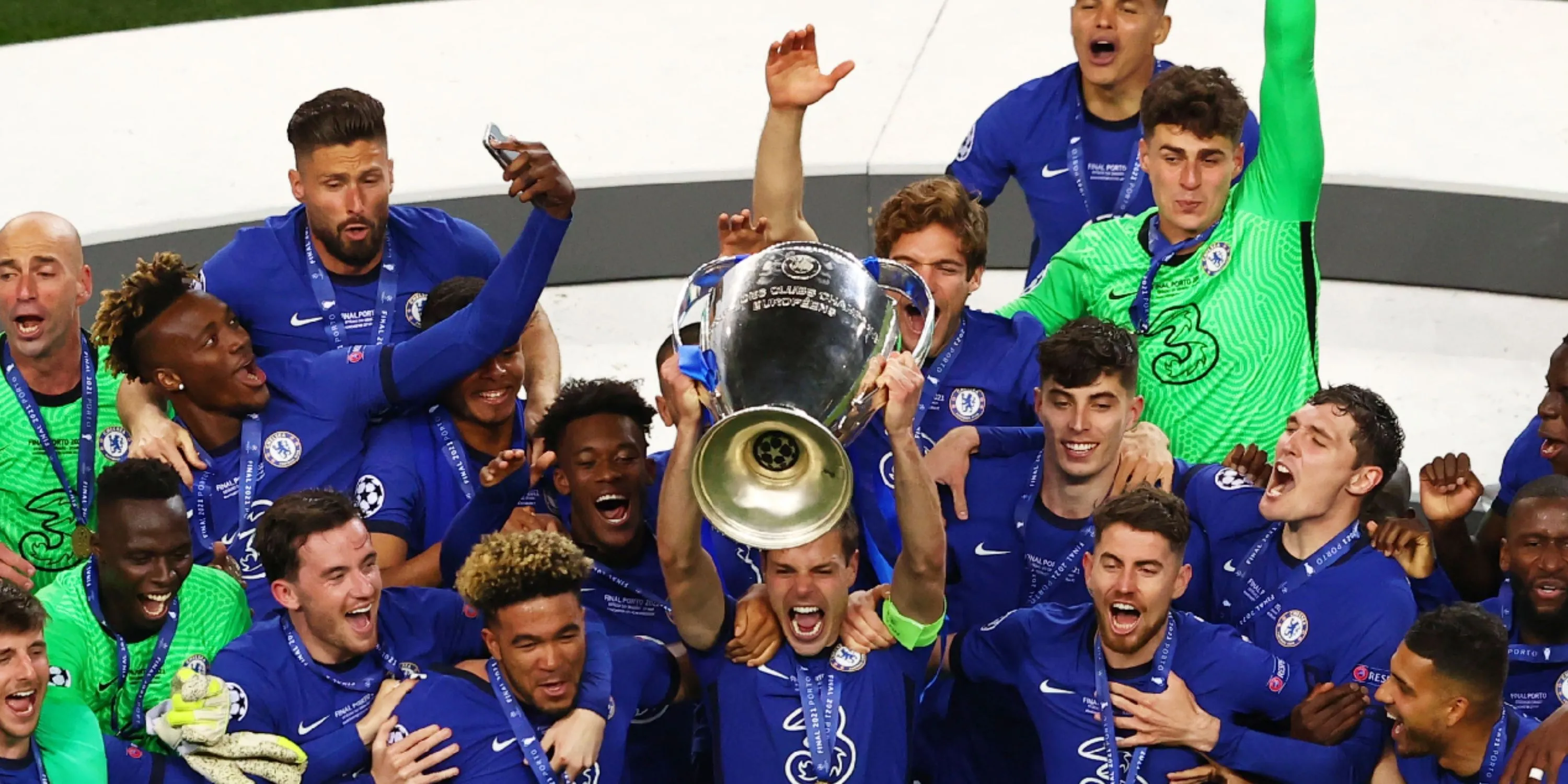 Đội hình Chelsea ăn mừng chức vô địch Champions League năm 2021