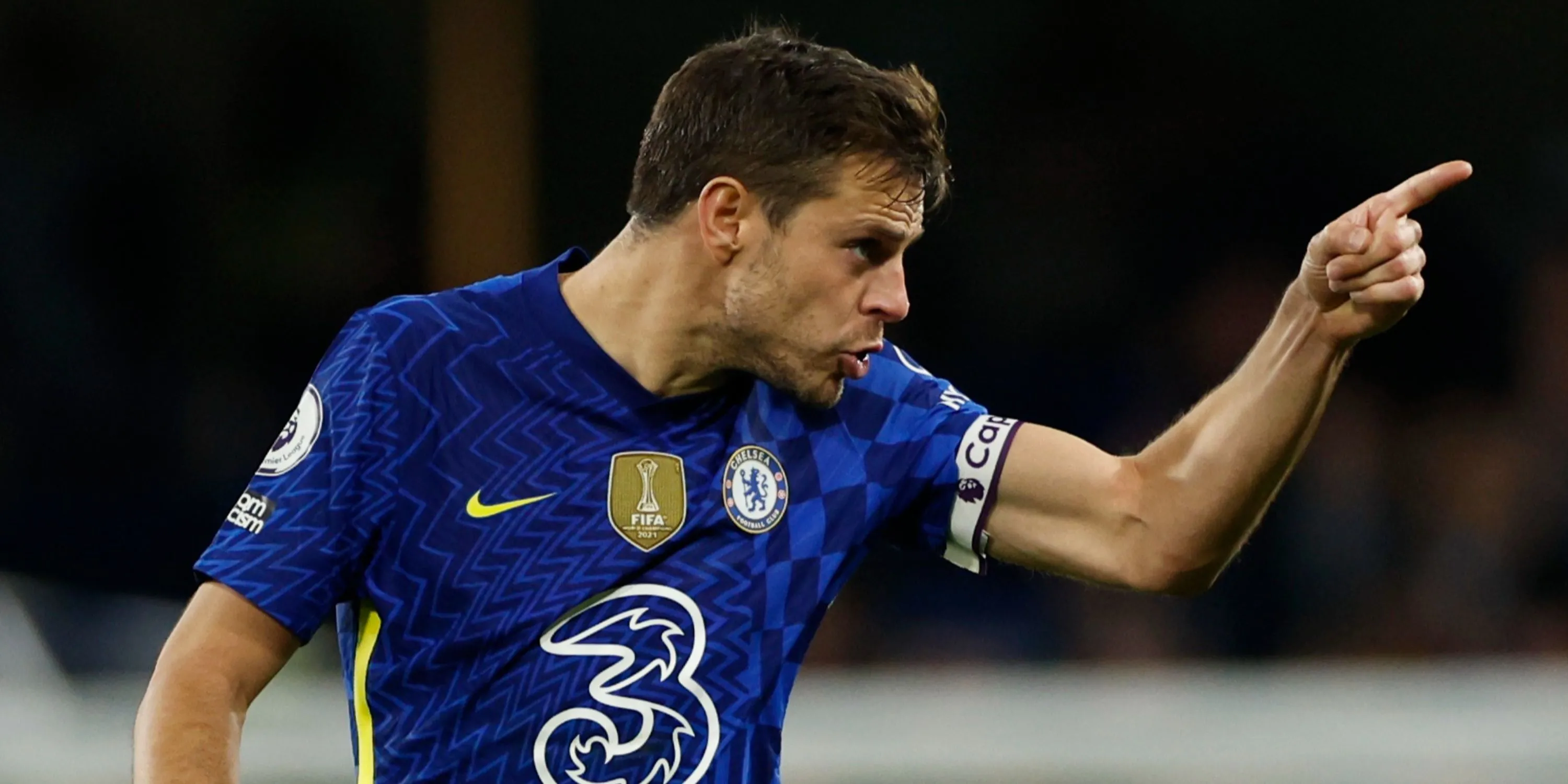 Hậu vệ đội trưởng Cesar Azpilicueta thi đấu chắc chắn cho Chelsea