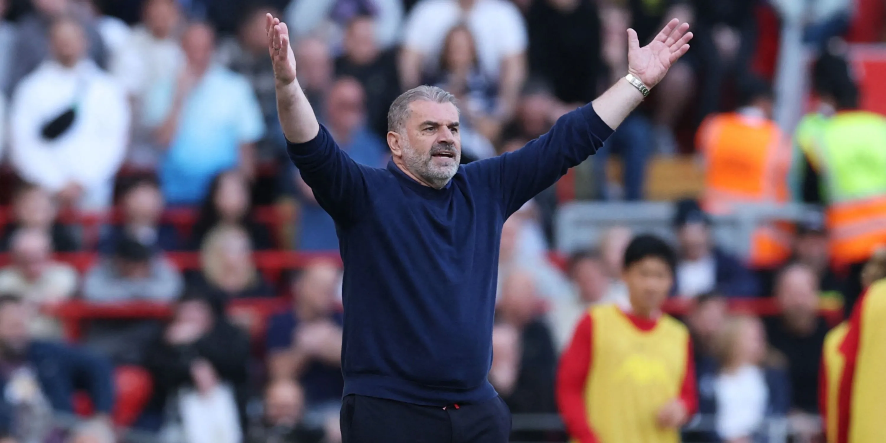 HLV Ange Postecoglou của Tottenham đối mặt tương lai bất định