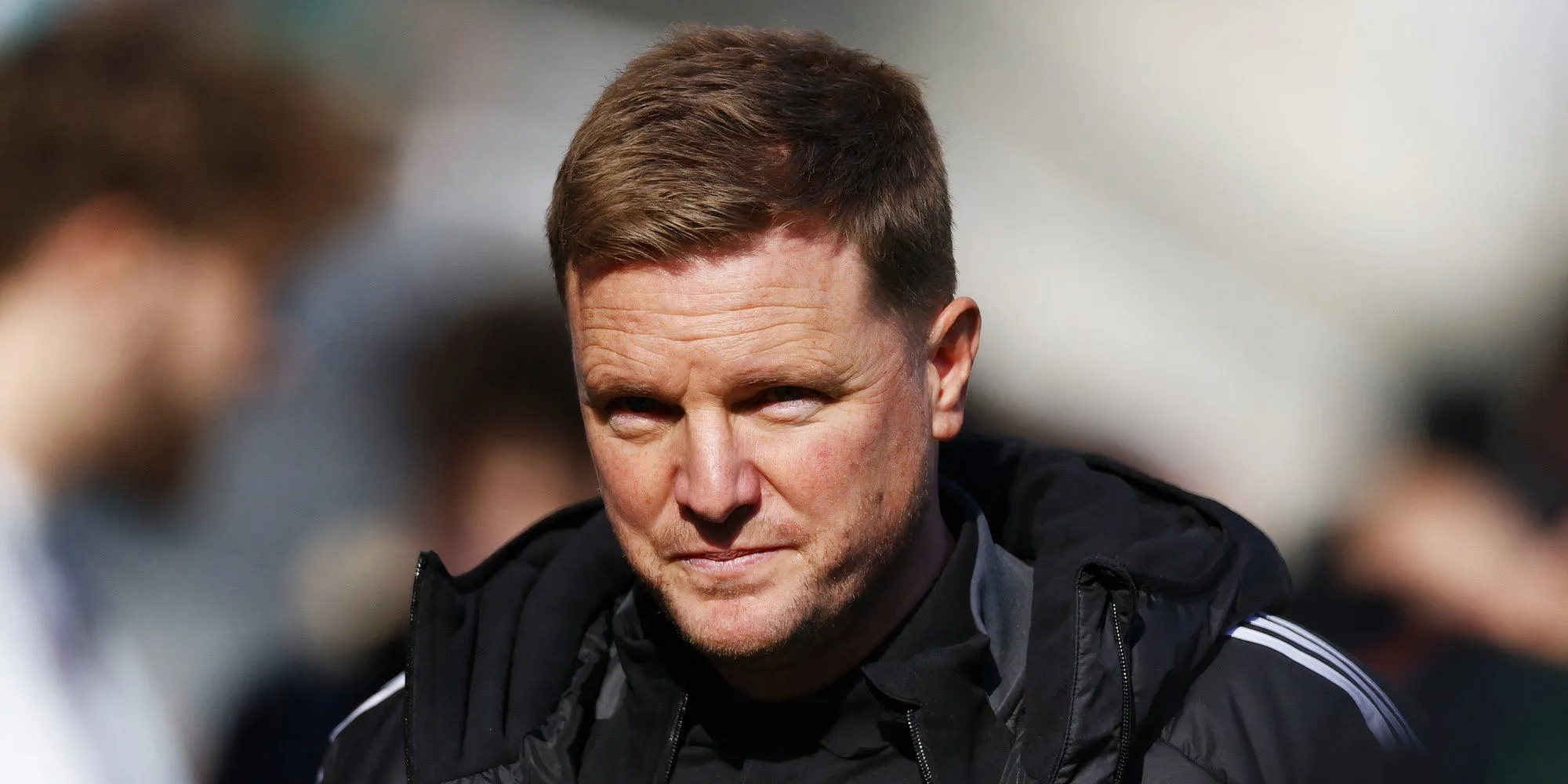 HLV Eddie Howe của Newcastle United trong một trận đấu
