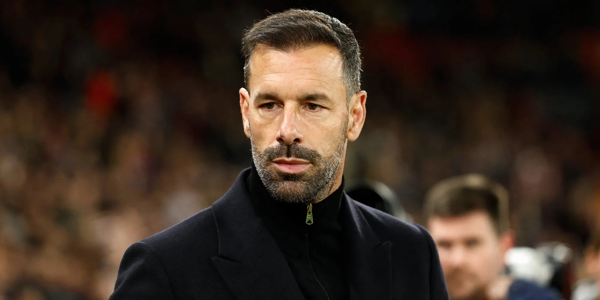 HLV Ruud van Nistelrooy của Leicester City đang chỉ đạo