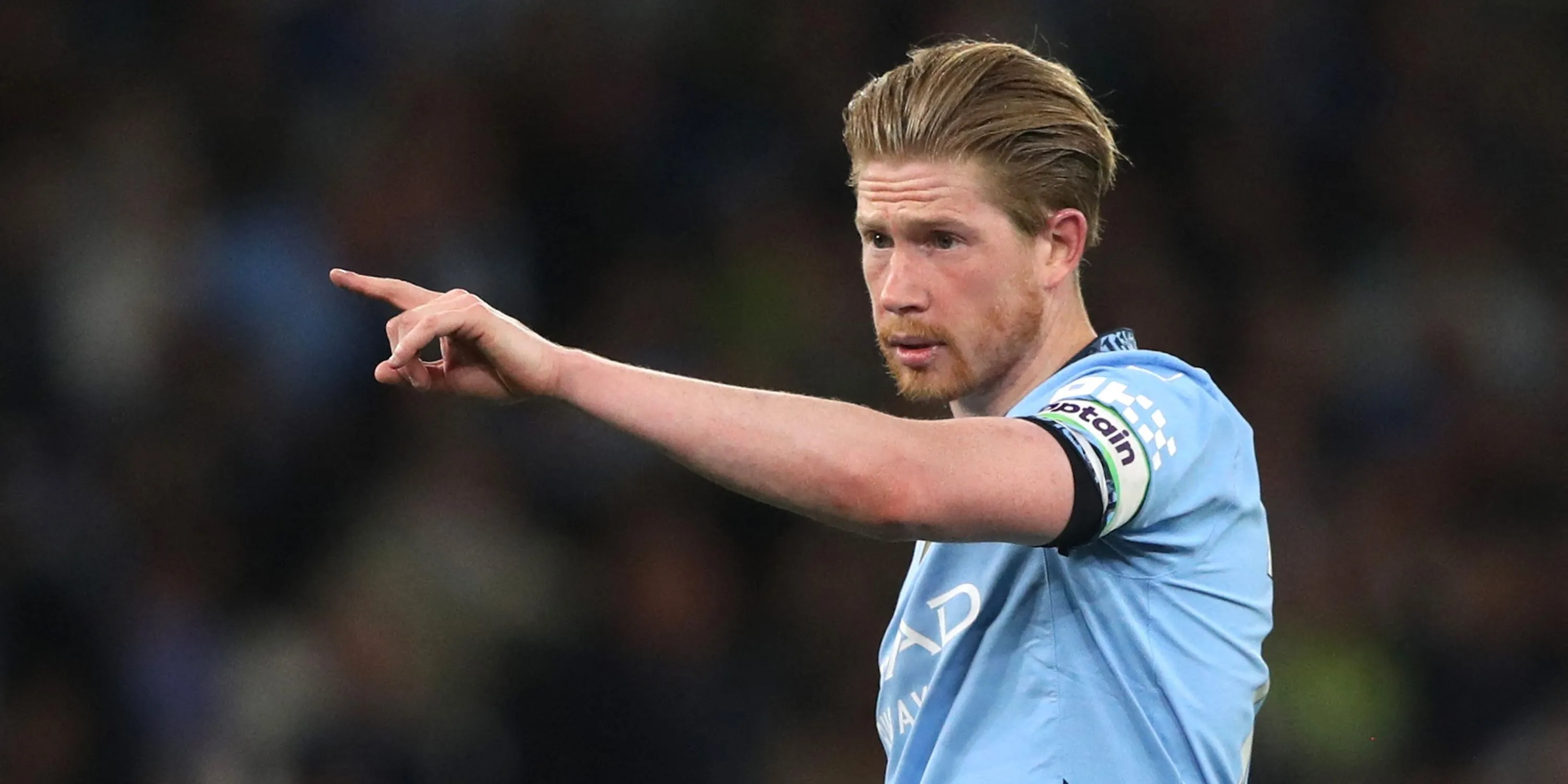 Kevin De Bruyne phản ứng trong một trận đấu của Manchester City
