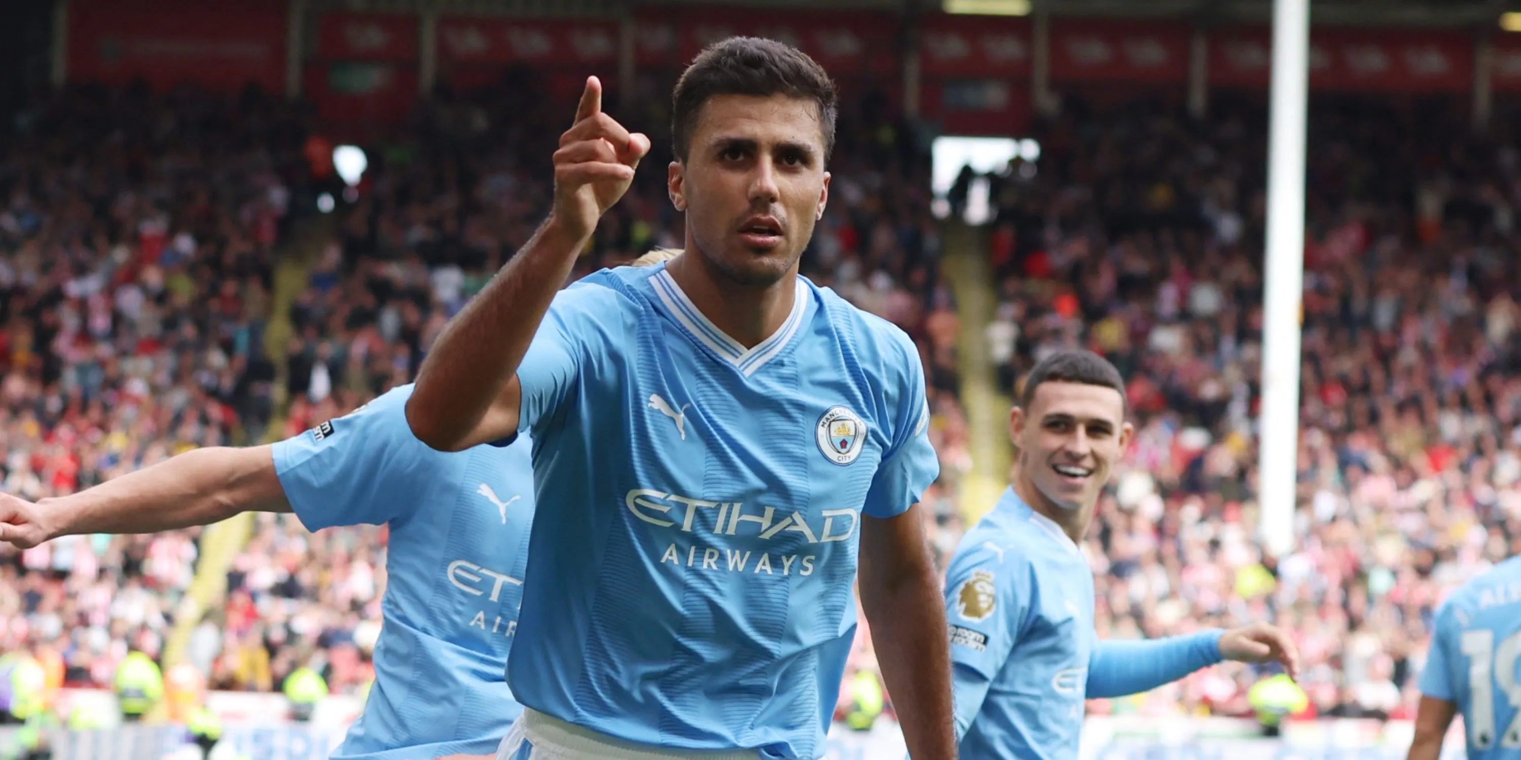 Tiền vệ Rodri ăn mừng chiến thắng cùng Manchester City tại Ngoại hạng Anh