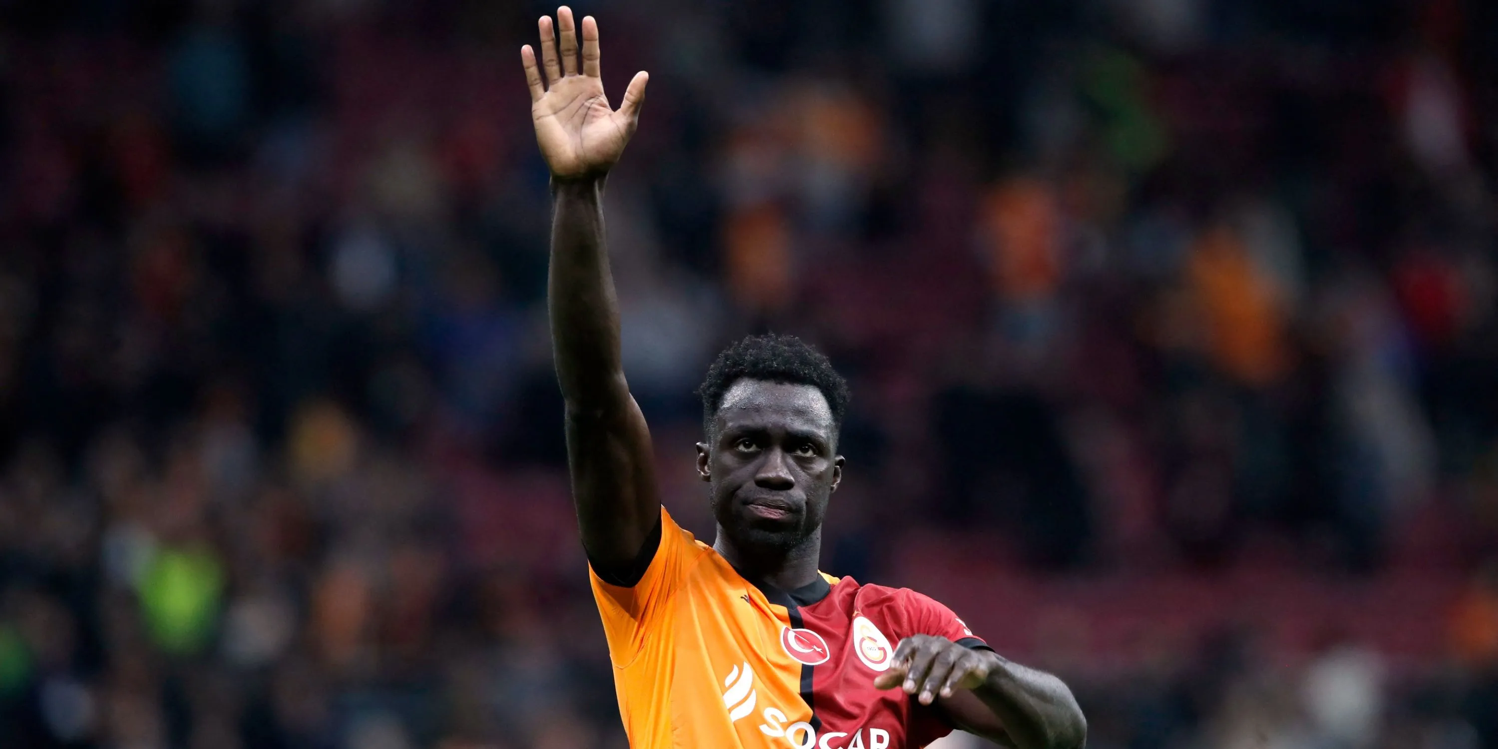 Trung vệ Davinson Sanchez trong màu áo Galatasaray mùa giải 2024/25