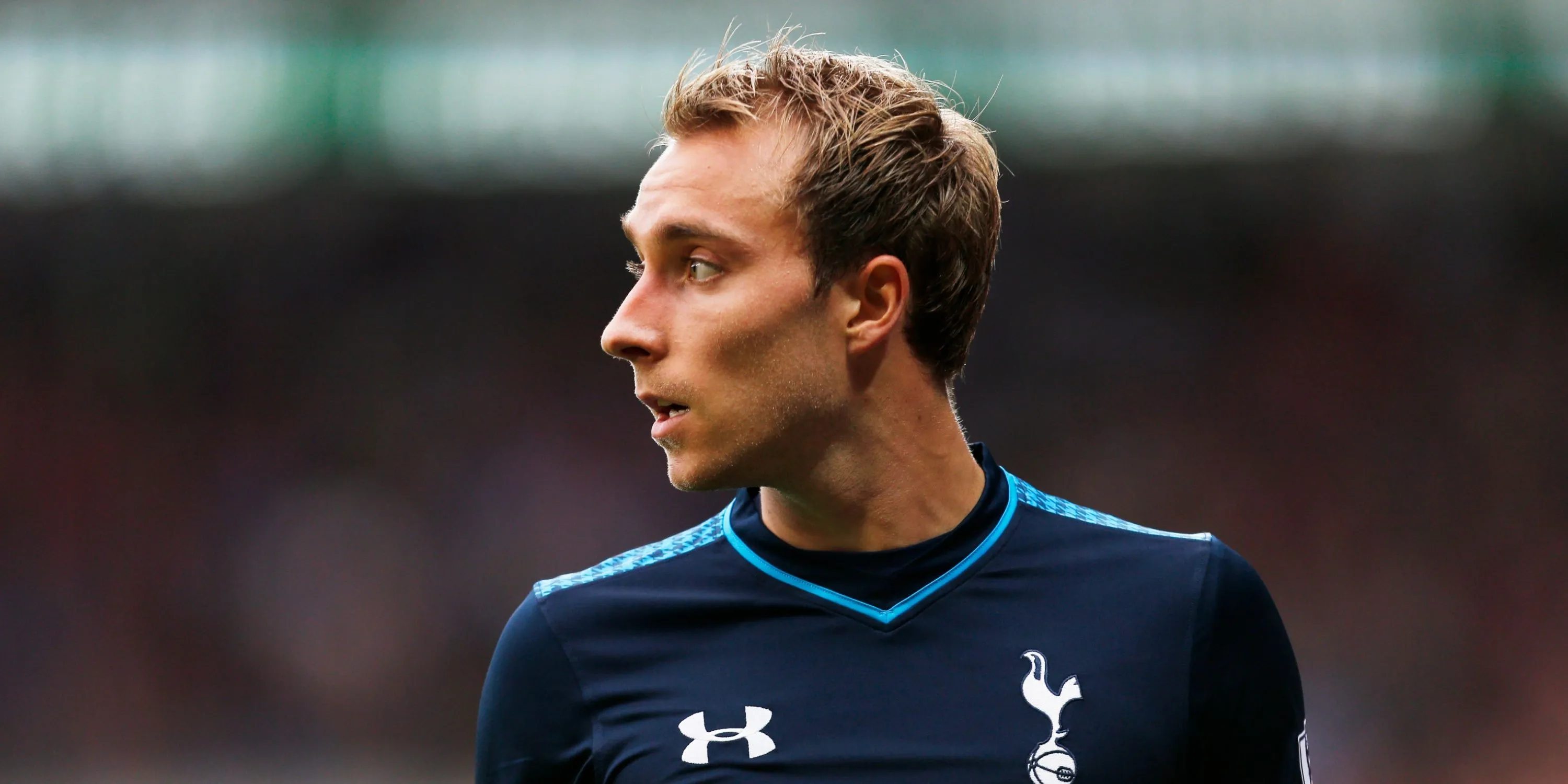 Christian Eriksen thi đấu cho Tottenham Hotspur