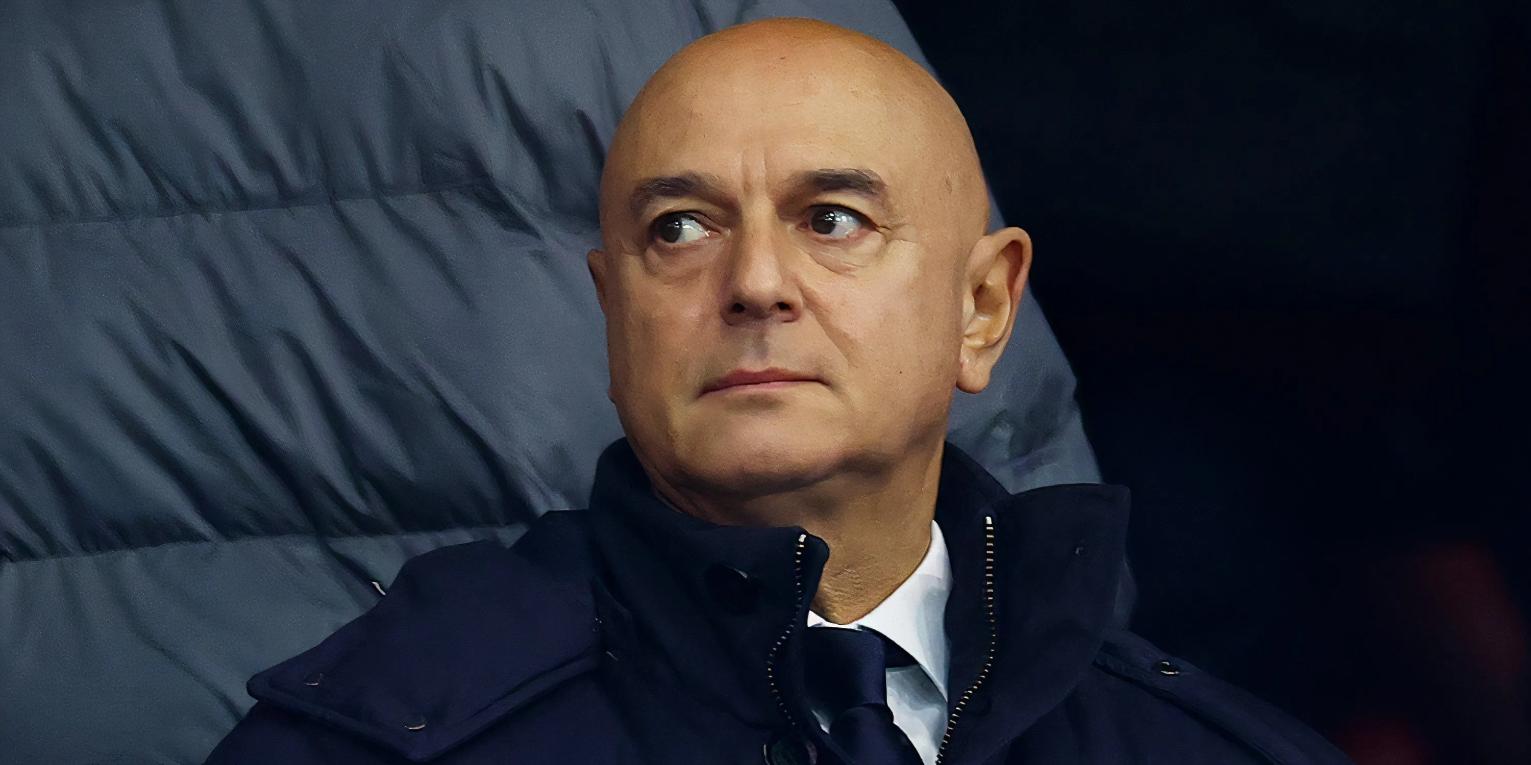Chủ tịch Tottenham Daniel Levy theo dõi trận đấu