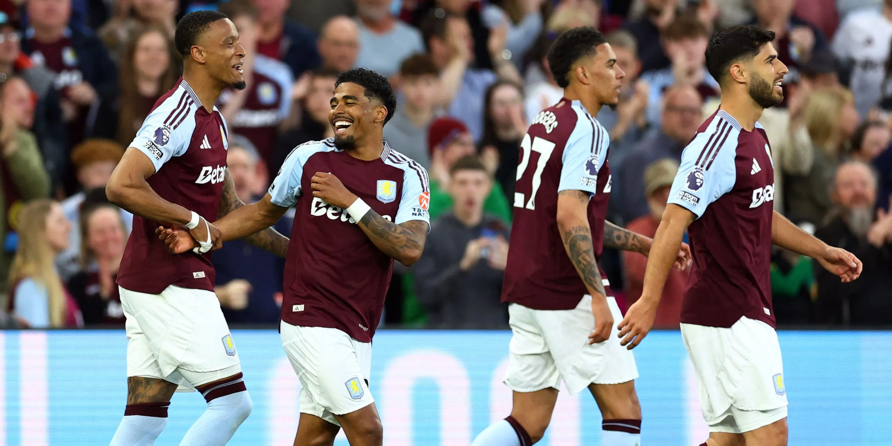 Geny Catamo, tiền vệ chạy cánh của Sporting CP, trong màu áo Aston Villa
