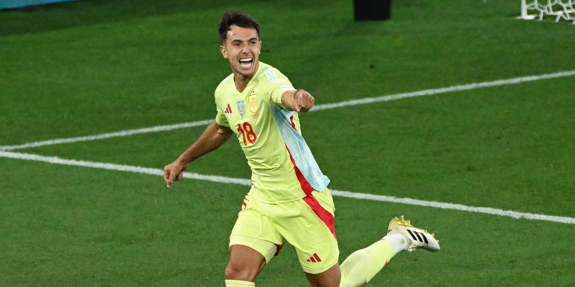 Martin Zubimendi, mục tiêu chuyển nhượng của Arsenal, thi đấu cho Real Sociedad
