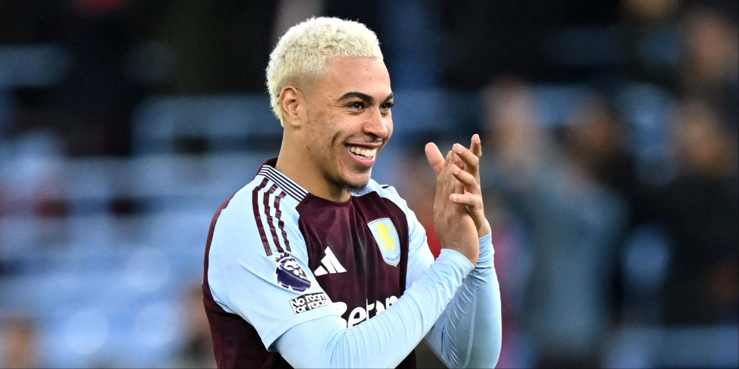 Morgan Rogers trong màu áo Aston Villa, mục tiêu tiềm năng của Chelsea