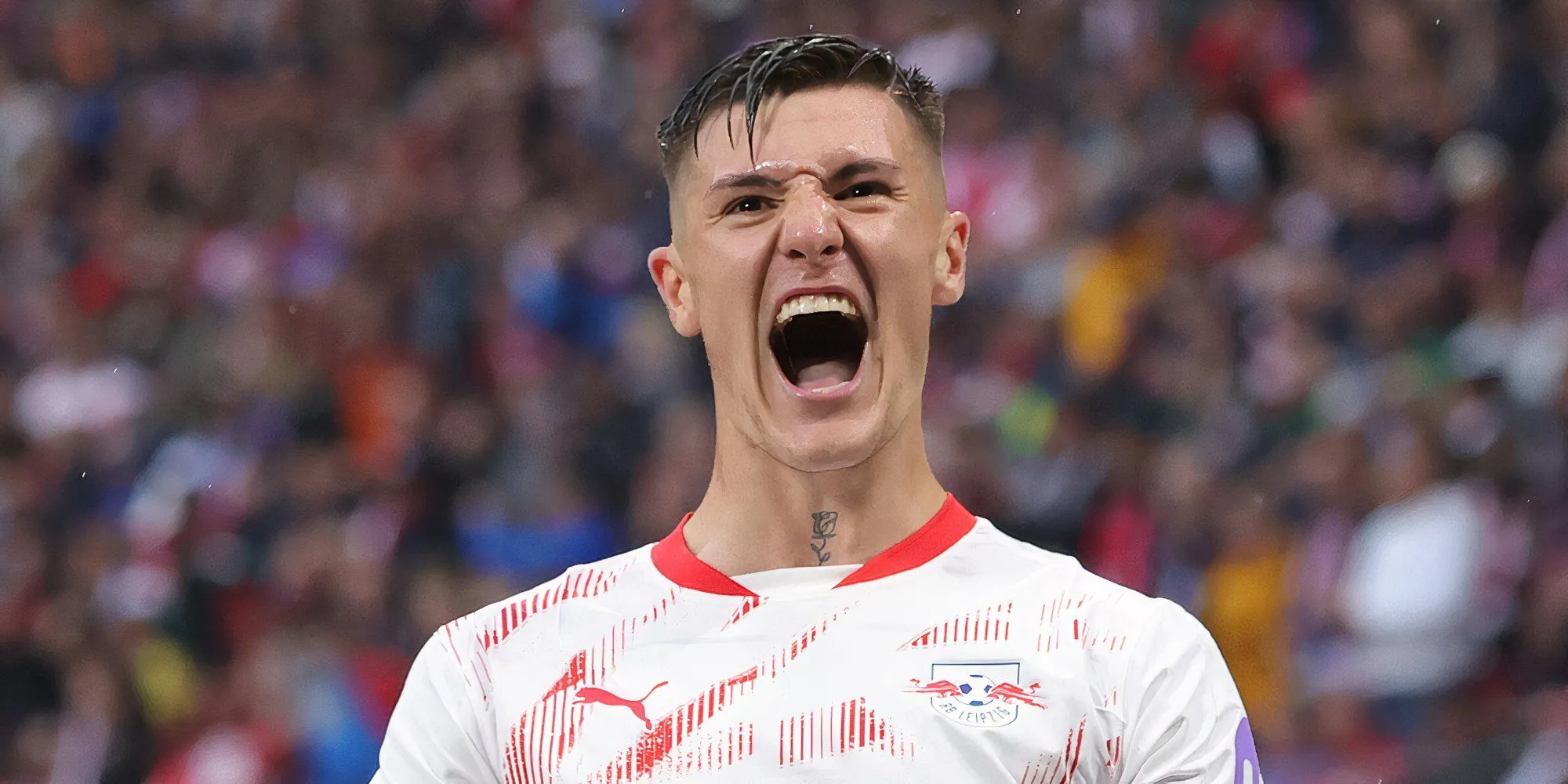 Benjamin Sesko trong màu áo RB Leipzig, tiền đạo được Manchester United theo đuổi gắt gao