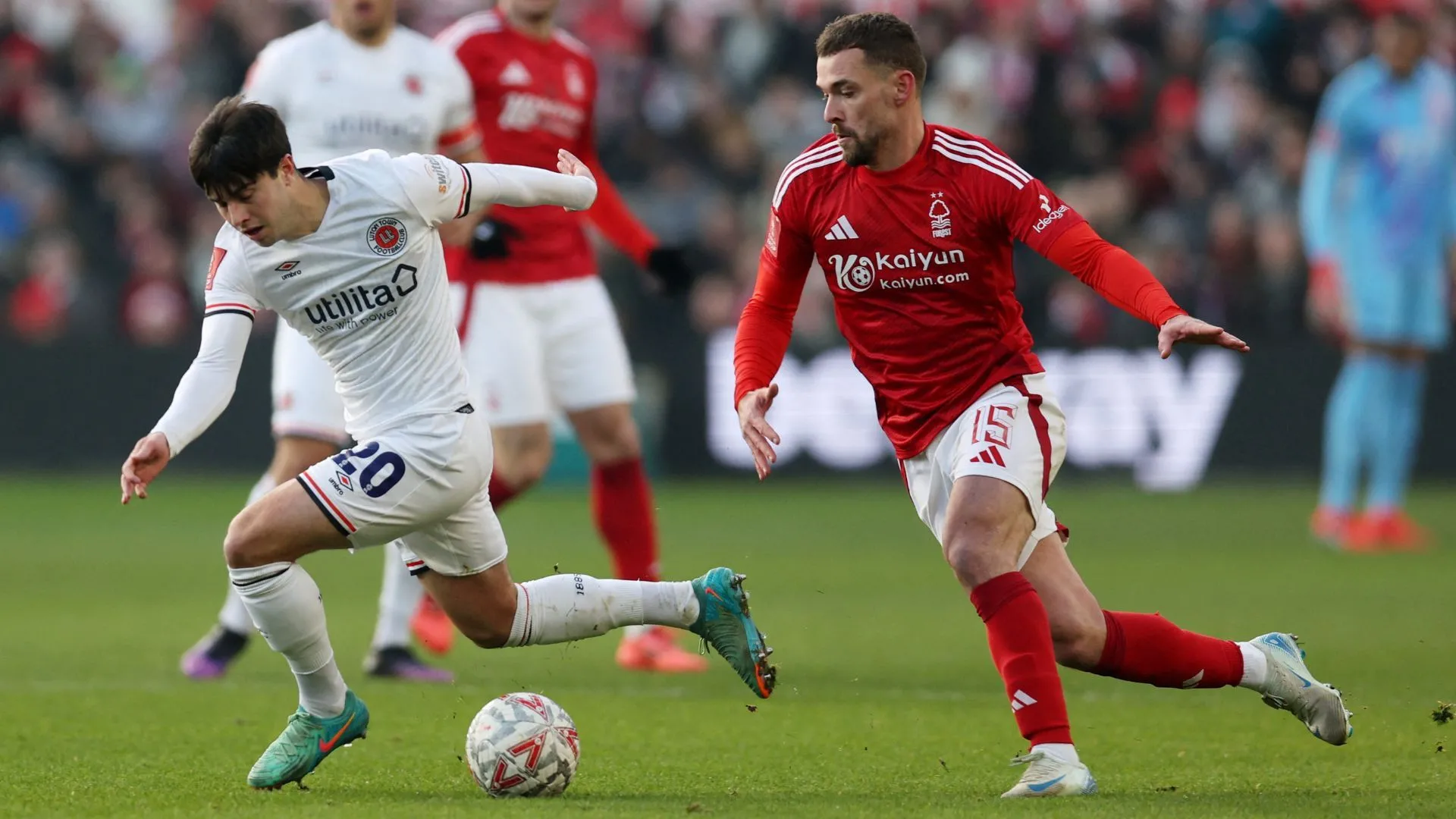 Hậu vệ Harry Toffolo của Nottingham Forest, mục tiêu chuyển nhượng của Leicester