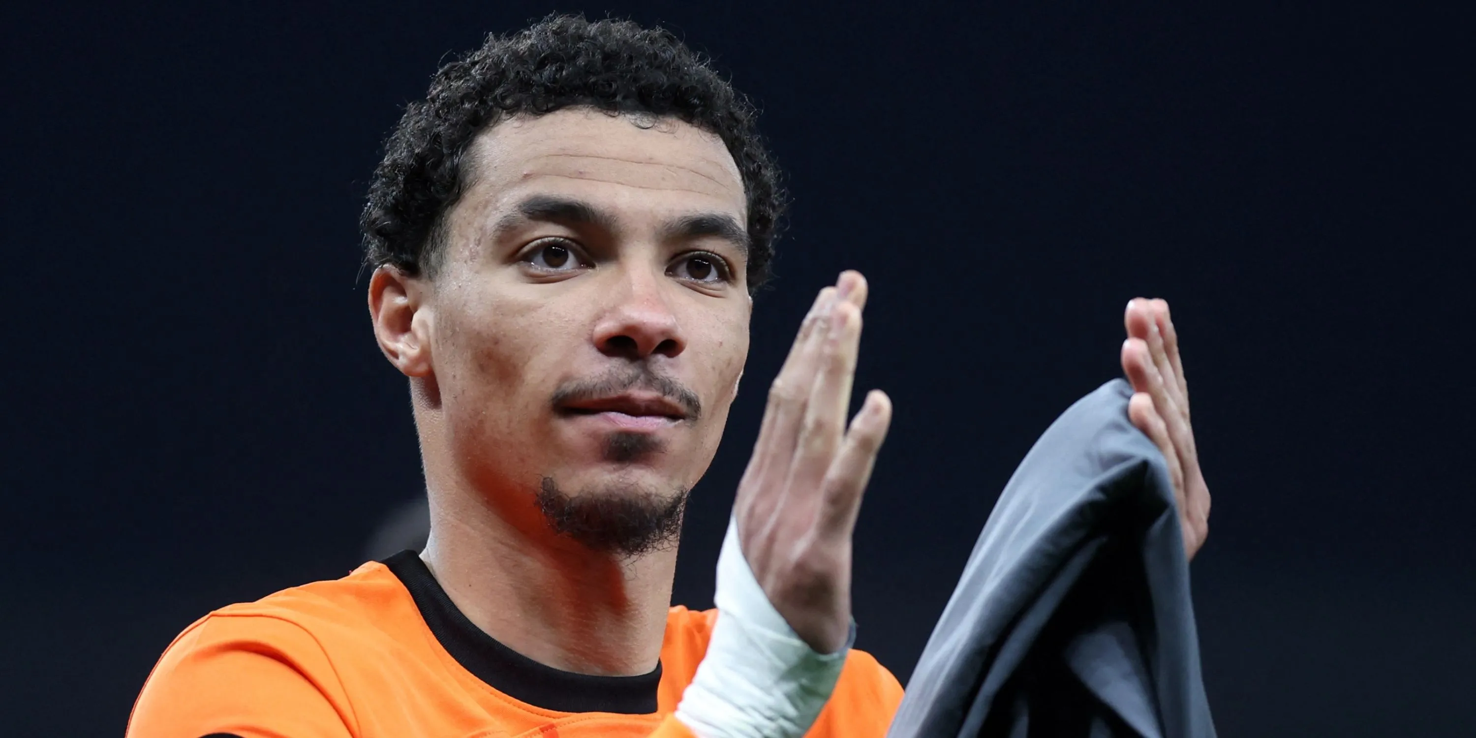 Hugo Ekitike, tiền đạo đang được Liverpool quan tâm, đồng đội tiềm năng của Isak