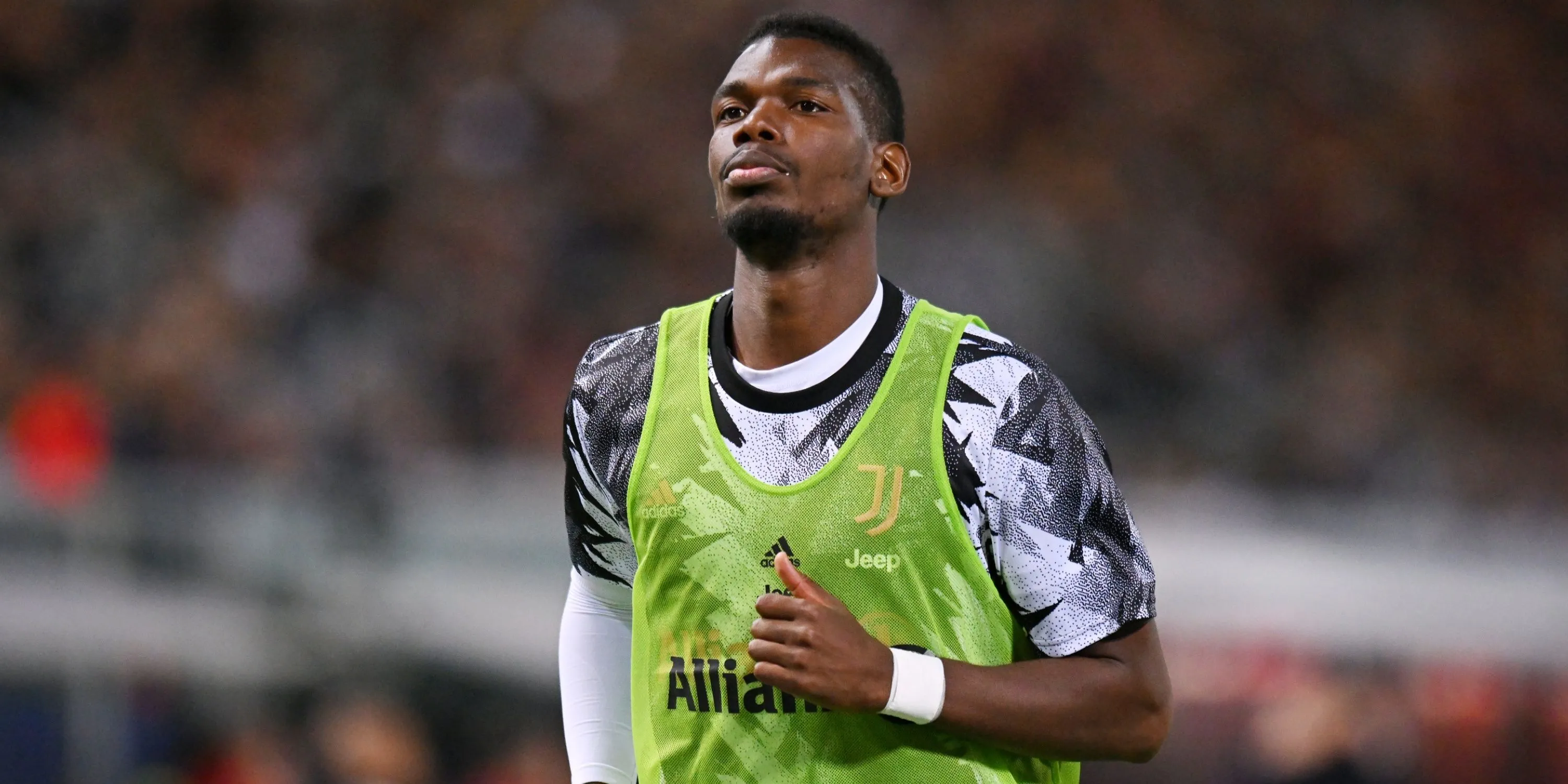 Paul Pogba trong màu áo Juventus, tiền vệ tài năng và nổi tiếng của bóng đá Pháp.