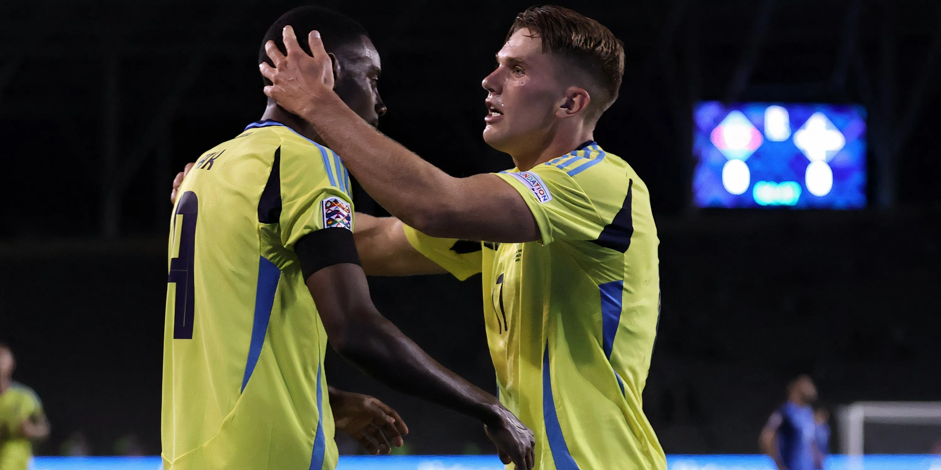 Viktor Gyokeres của Arsenal và Alexander Isak của Newcastle, hai tiền đạo Thụy Điển đang có phong độ cao.