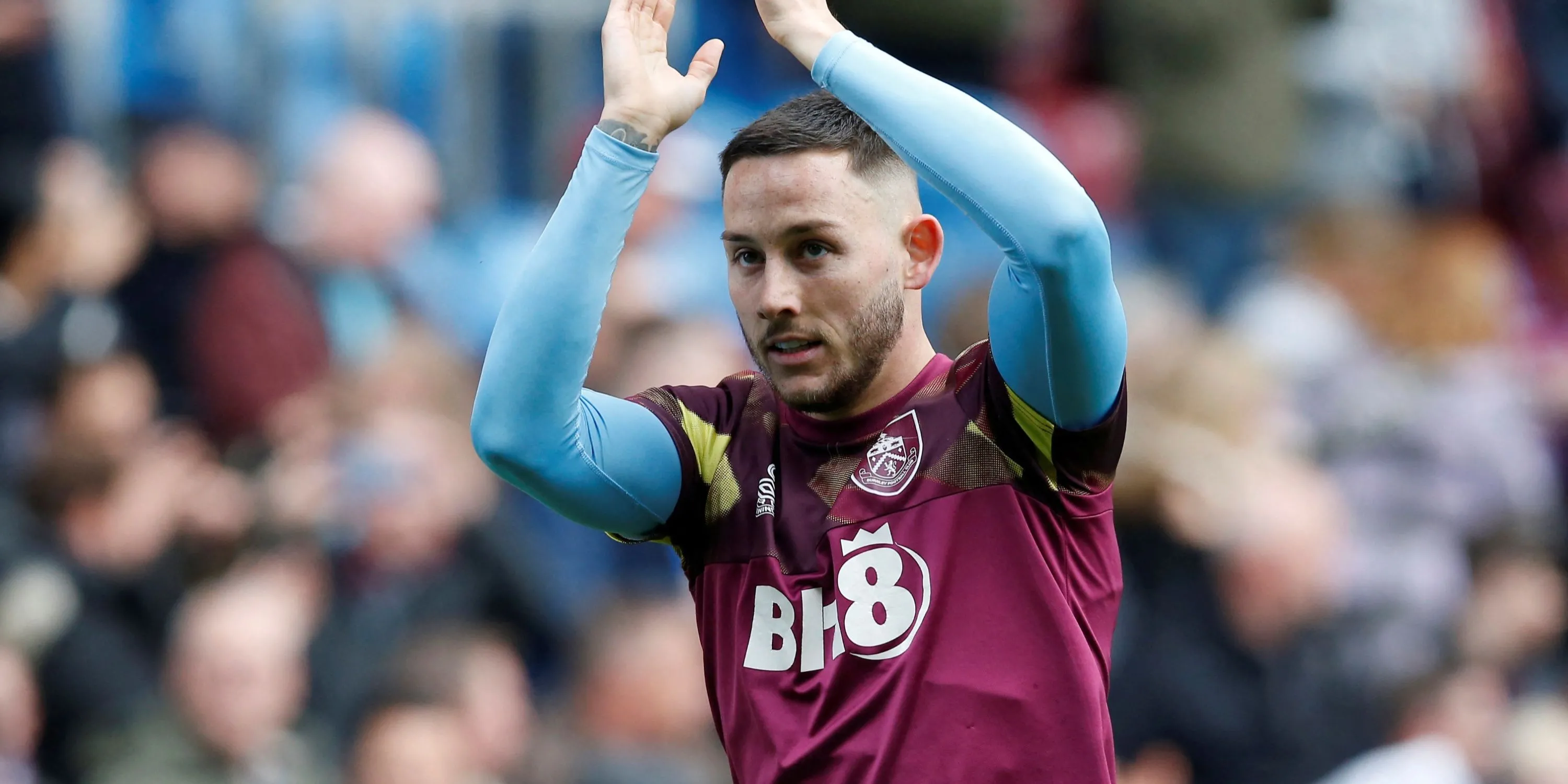 Josh Brownhill thể hiện phong độ ấn tượng trong màu áo Burnley, hứa hẹn sẽ tỏa sáng tại Everton