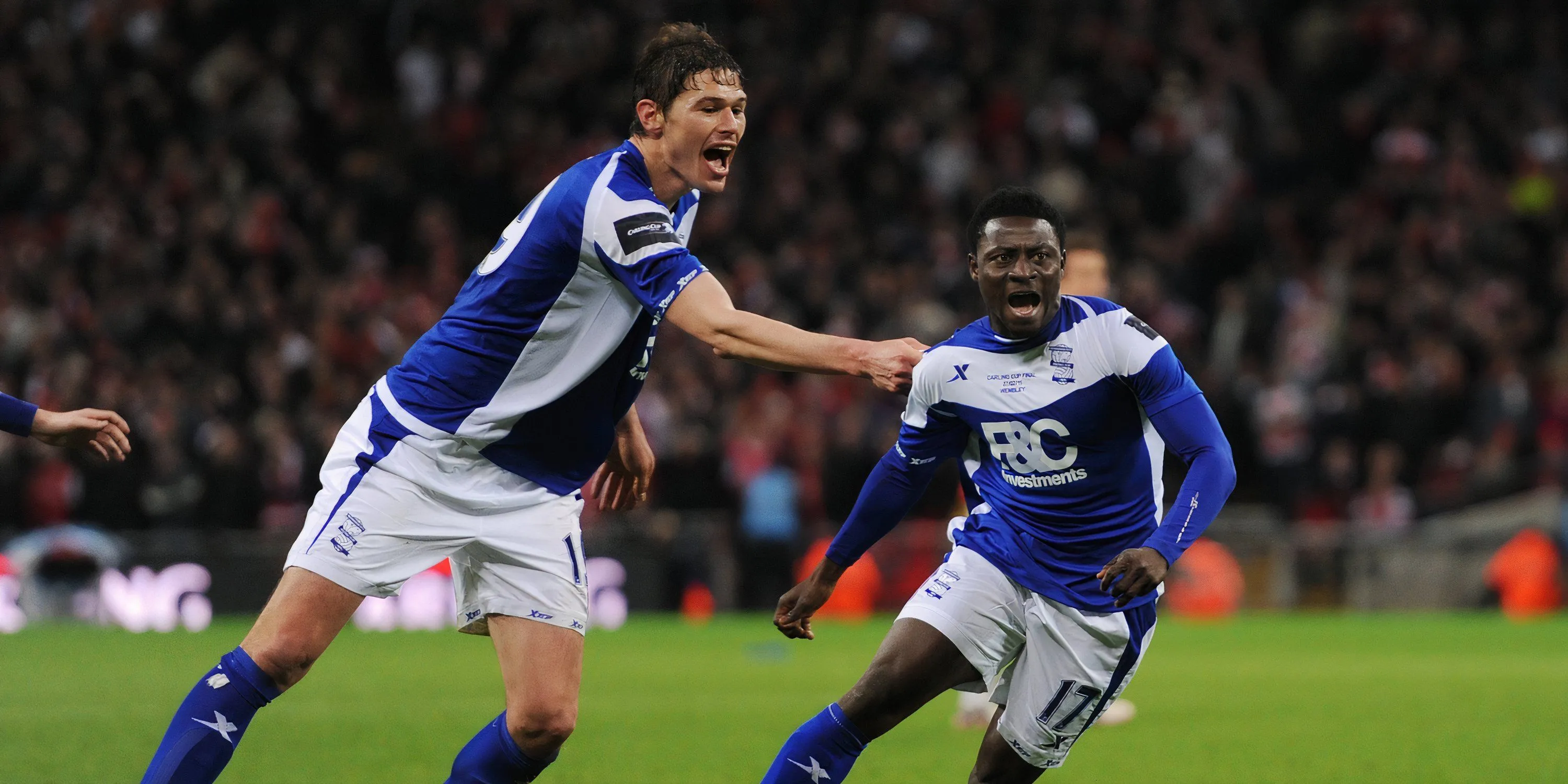 Nikola Zigic ăn mừng bàn thắng lịch sử tại Cúp Liên đoàn cho Birmingham City