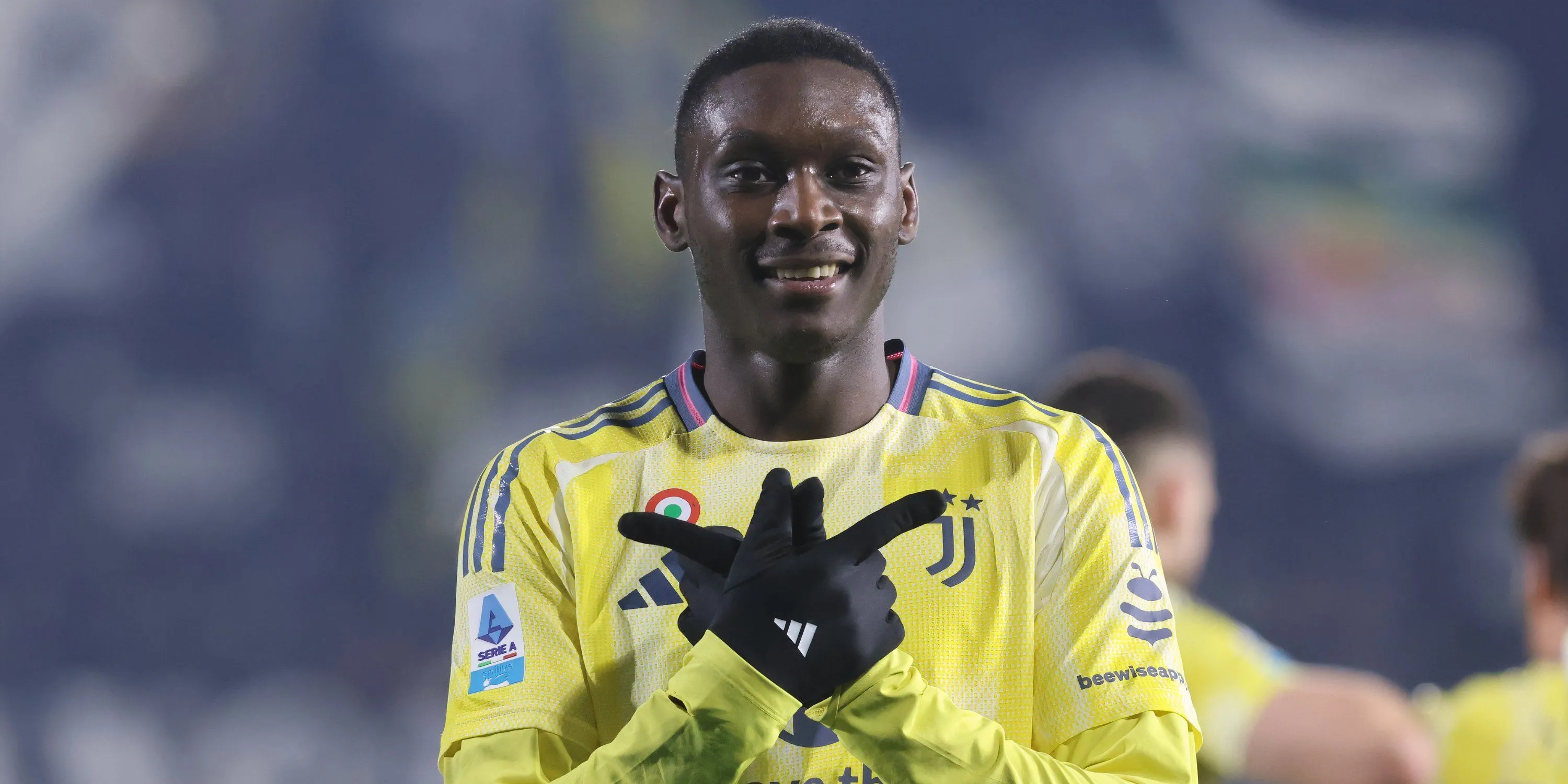 Randal Kolo Muani ăn mừng bàn thắng, tiền đạo mục tiêu của Tottenham