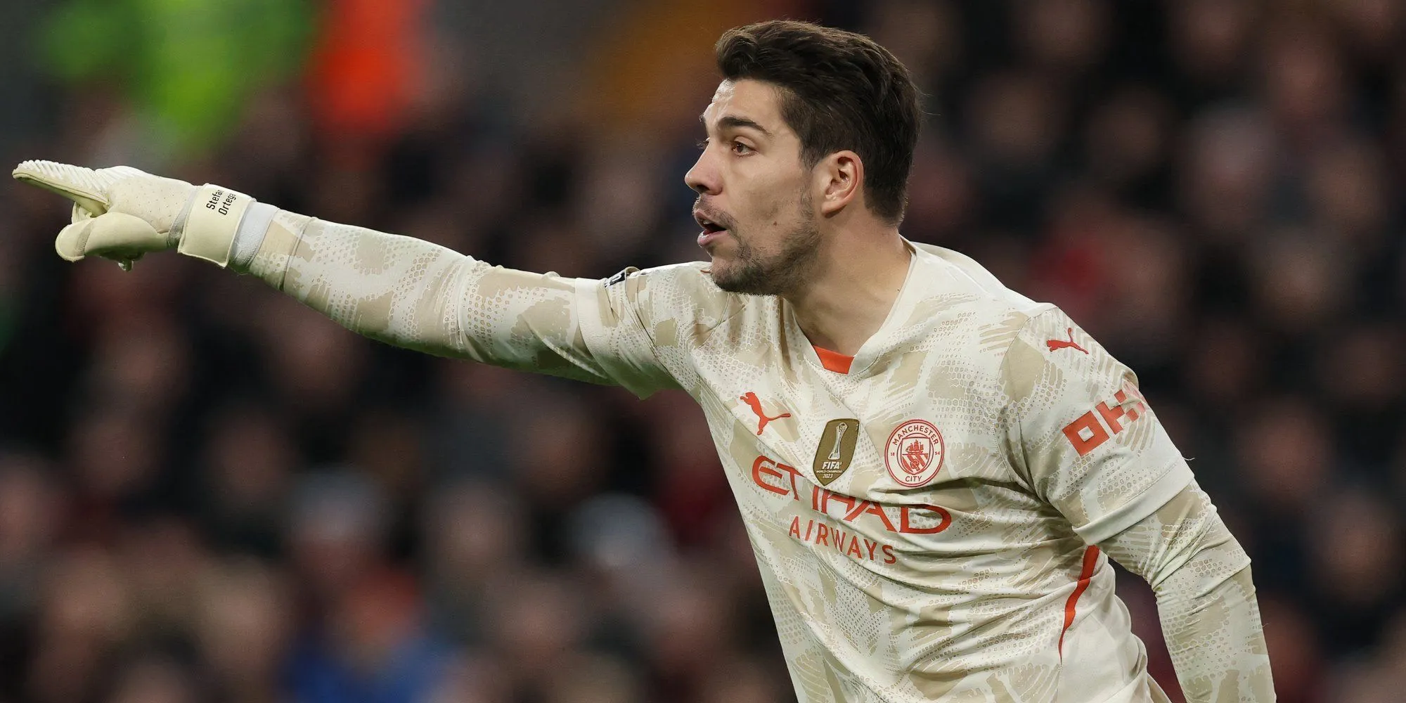 Thủ môn Stefan Ortega của Manchester City, mục tiêu chuyển nhượng bất ngờ của Manchester United.