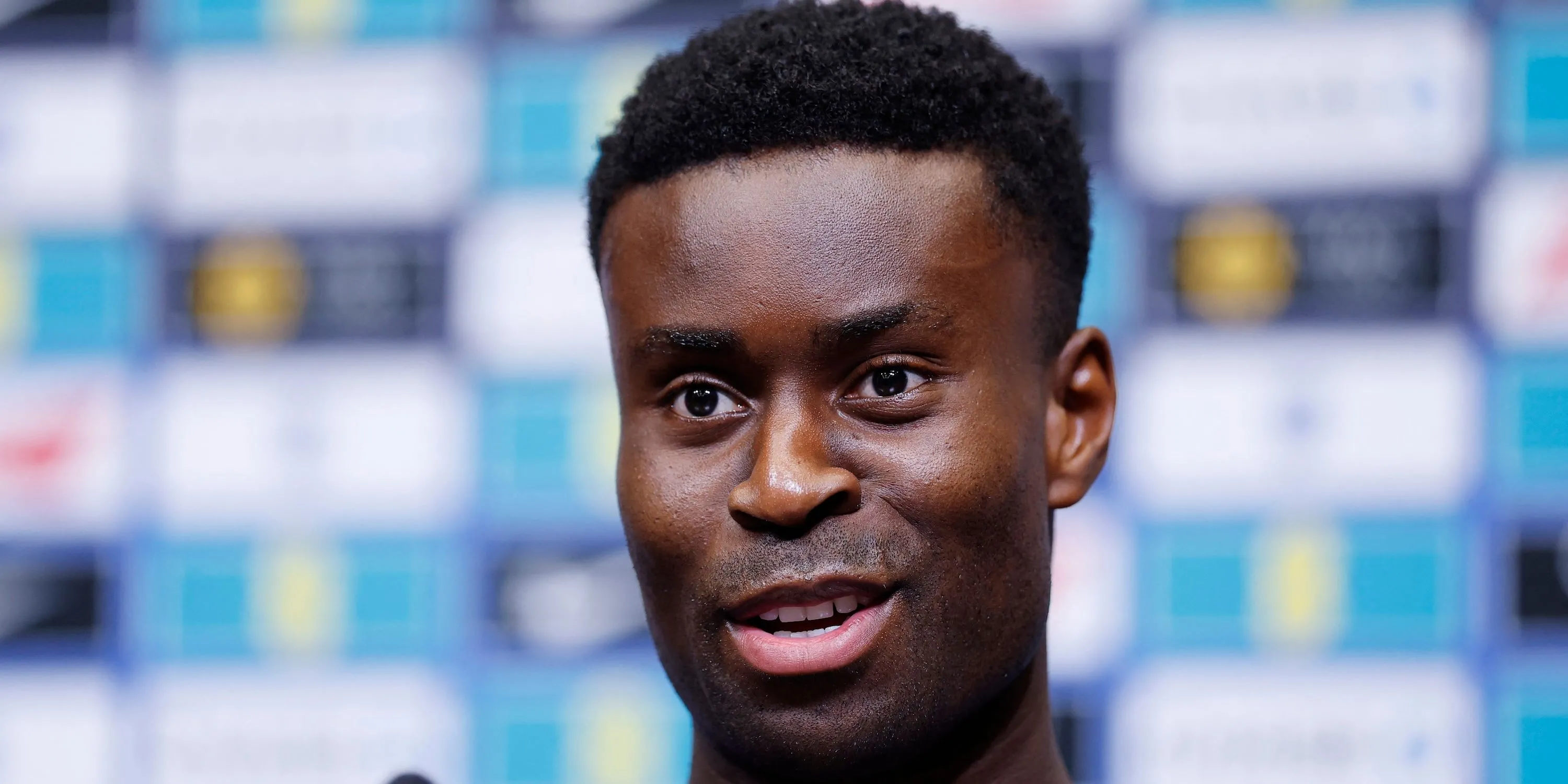 Marc Guehi trong buổi họp báo cùng tuyển Anh và Crystal Palace