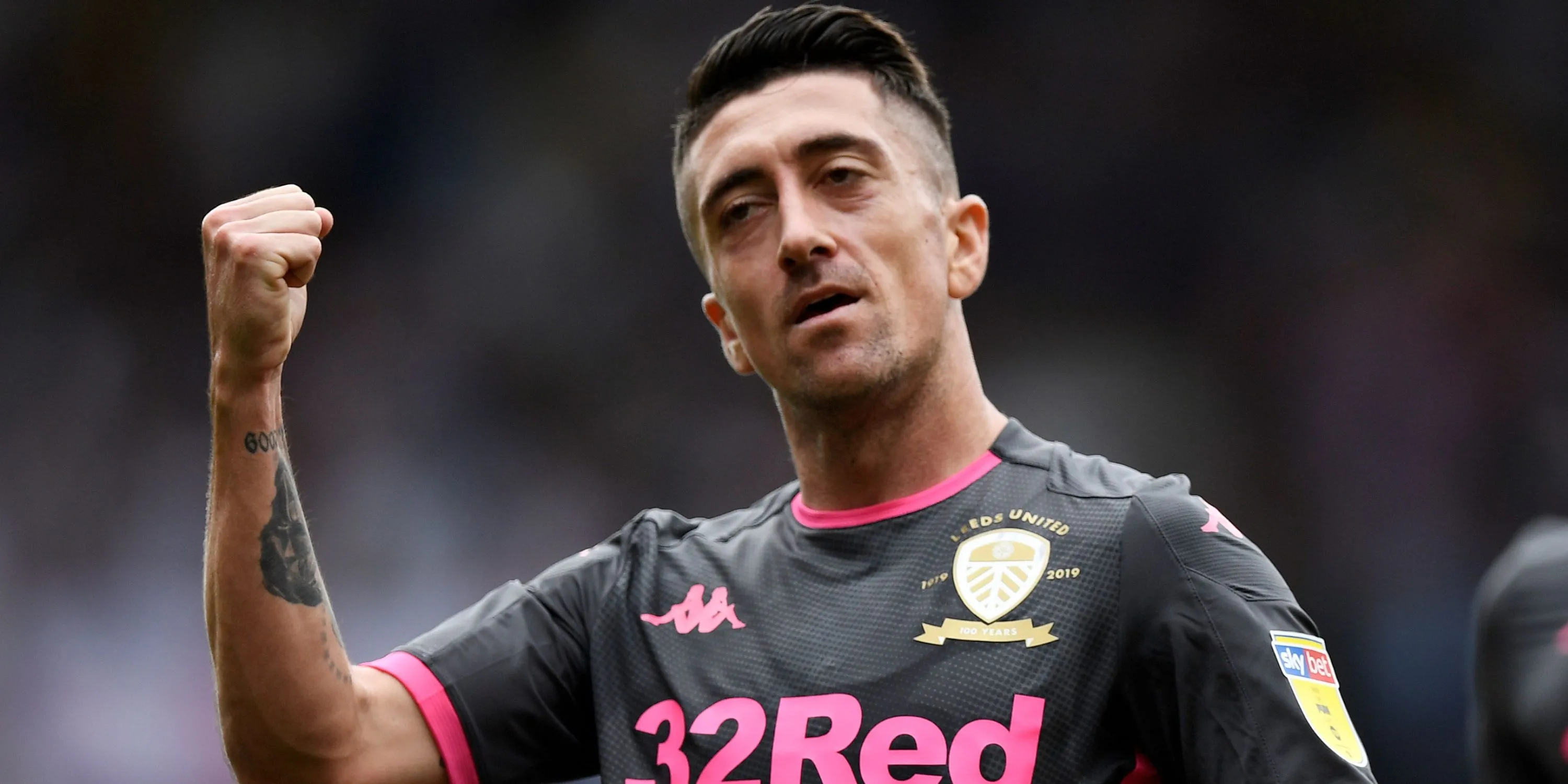 Pablo Hernández thi đấu cho Leeds, khoảnh khắc sáng tạo và chuyền bóng quyết định